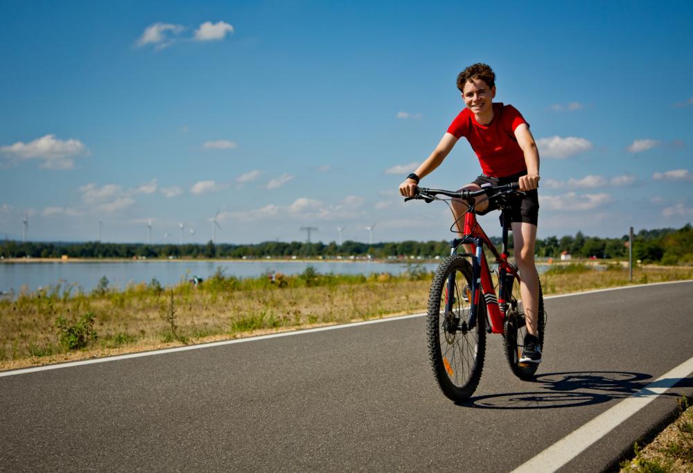 Salta l’esame di terza media e percorre 270 km in bici per raggiungere la sua innamorata
