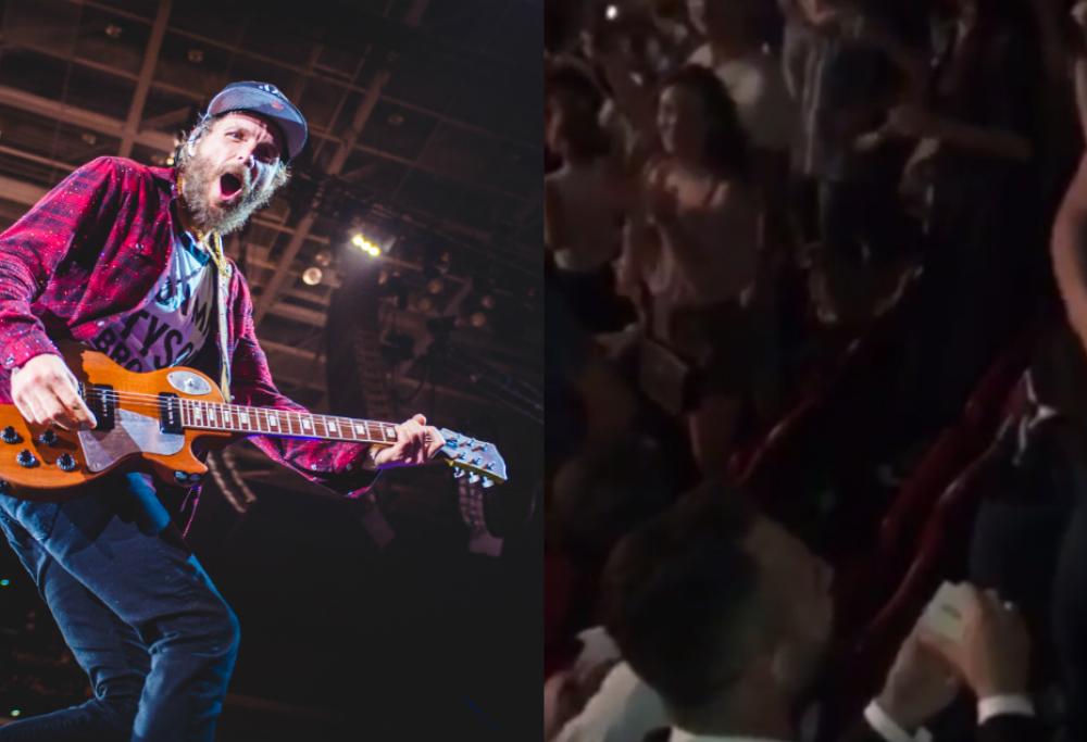 Proposta di matrimonio al concerto di Jovanotti. Il cantante: "Vi auguro una bella vita piena di amore"