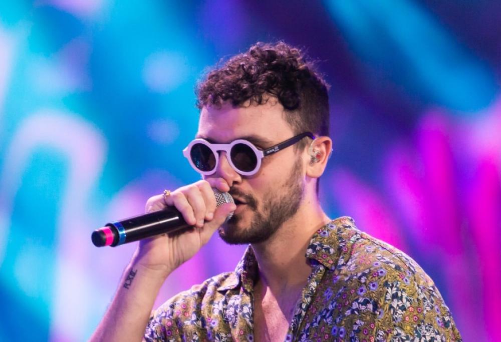 Carl Brave, in arrivo un nuovo singolo e un duetto con Max Gazzè
