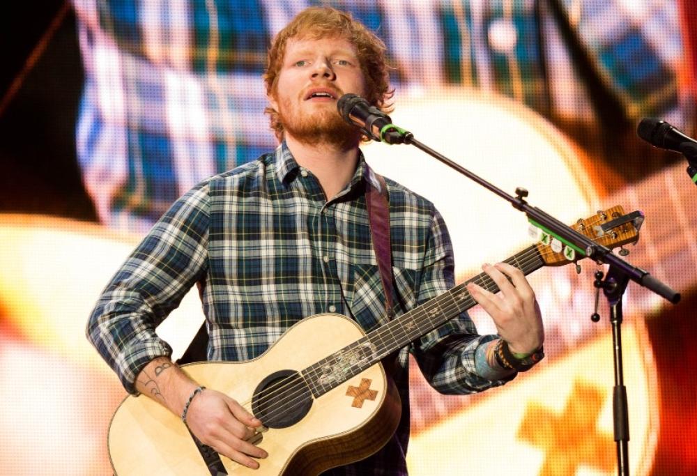 Ed Sheeran, cancellate contro i senzatetto all'esterno della sua casa di Londra