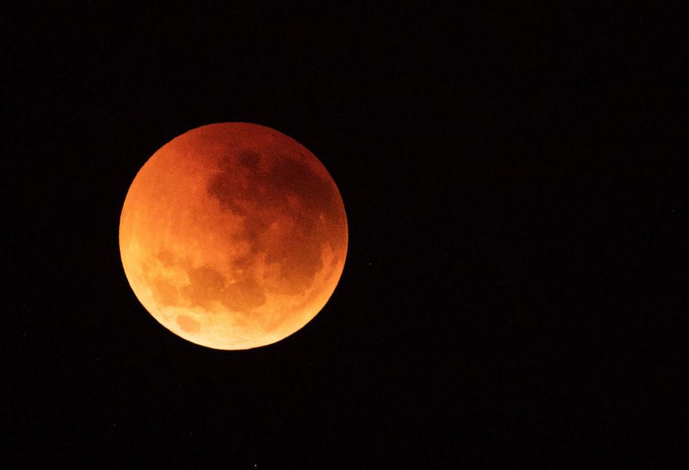 Il 19 novembre ci sarà l’eclissi lunare più lunga di questo secolo