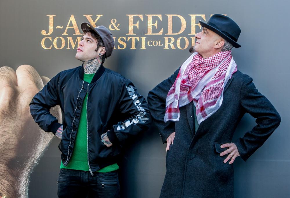 Fedez torna a parlare d J-Ax: "Per la prima volta sono riuscito a riguardare il concerto a San Siro"
