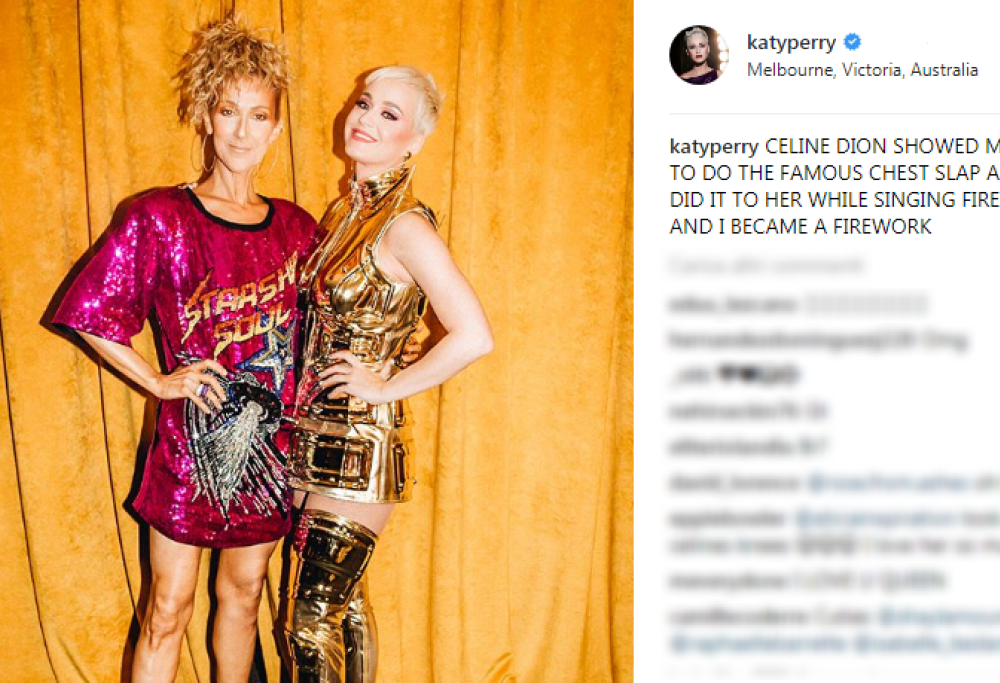 Céline Dion ha insegnato a Katy Perry come fare il suo famoso "chest slap". Il video