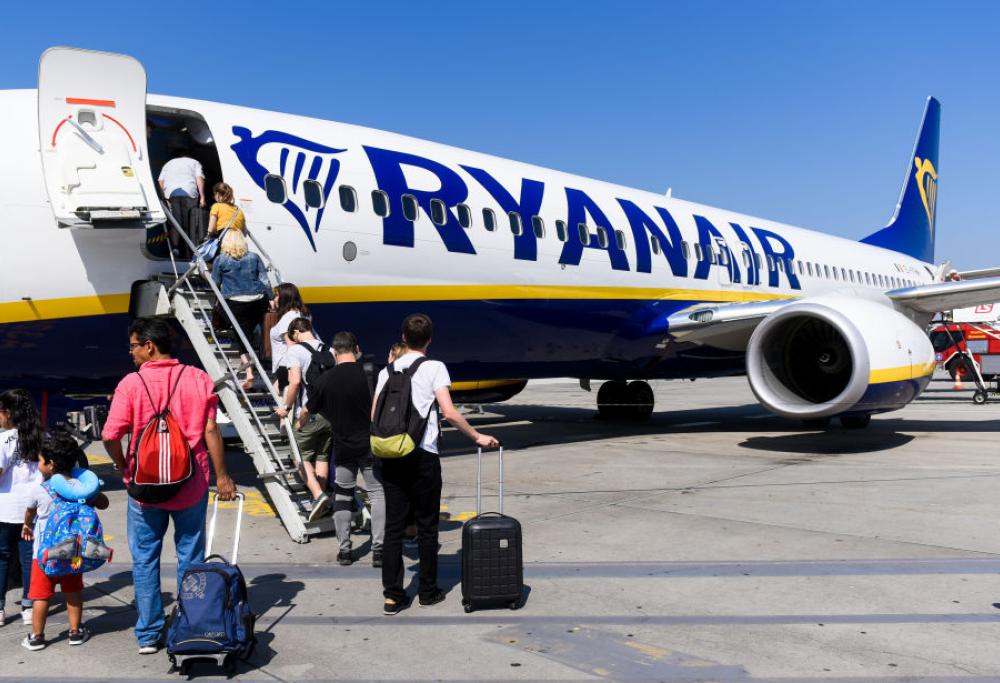 Ryanair: volano schiaffi tra due sorelle, il comandante blocca la partenza