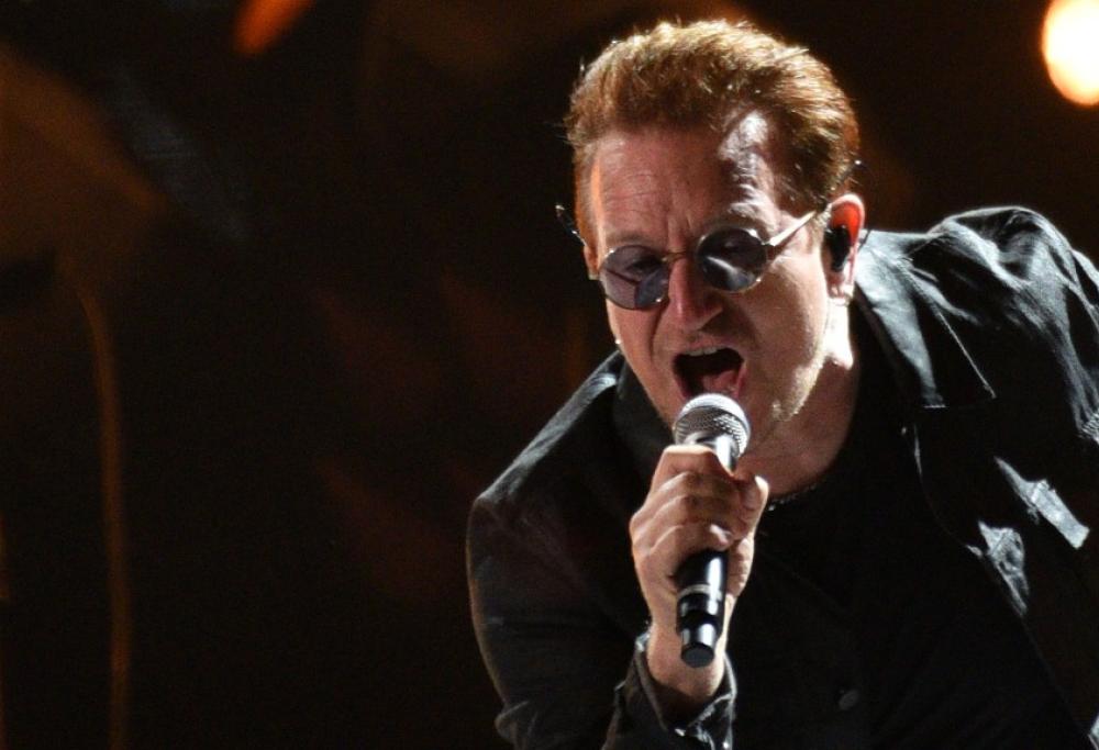 Bono rimane senza voce: concerto interrotto. Esclusi danni gravi alle corde vocali