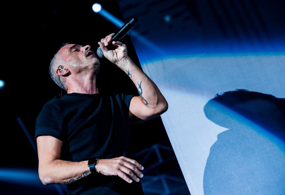 Eros Ramazzotti pubblica un teaser sui social: in arrivo un grande annuncio