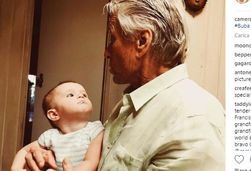 Michael Douglas pazzo per sua nipote Lua