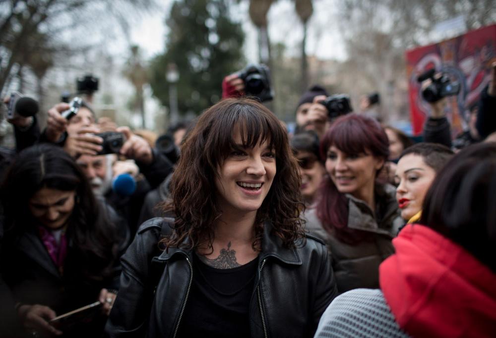Ecco il tatuaggio di Asia Argento contro l’ex amica Rose McGowan