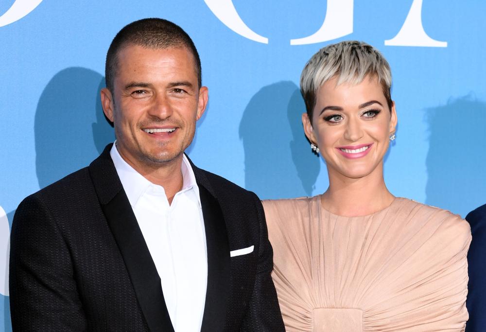 Katy Perry si ingelosisce per uno scambio di messaggi tra Orlando Bloom e Jennifer Aniston