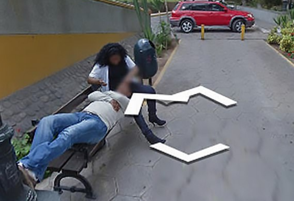 Scopre la moglie insieme a un altro uomo su Google Maps e chiede il divorzio