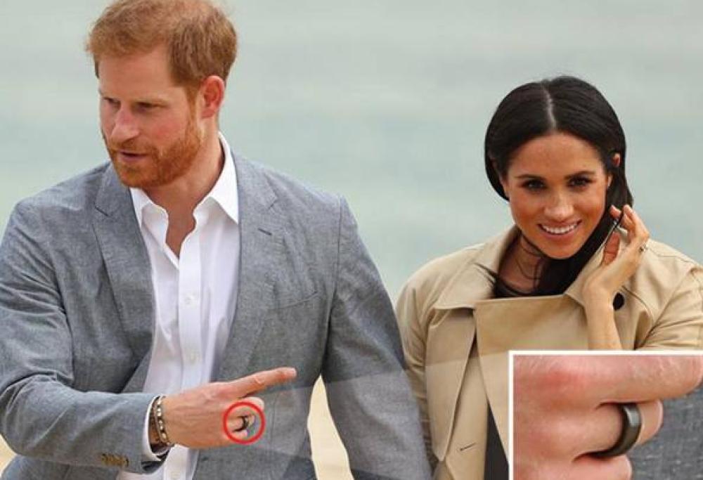 Ecco perché il principe Harry indossa un misterioso anello nero