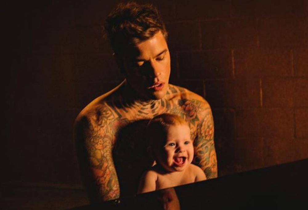 Fedez: ascolta il nuovo singolo dedicato al figlio Leone