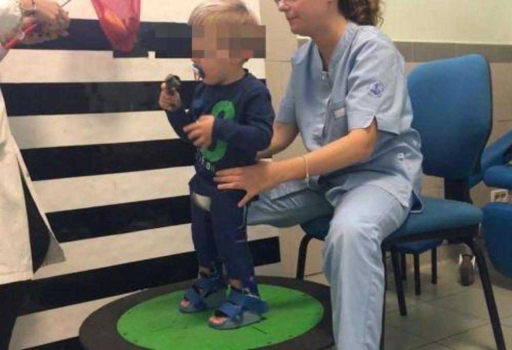 “Restituite i tutori a mio figlio, non può camminare”: l’appello di una mamma di Foligno ai ladri