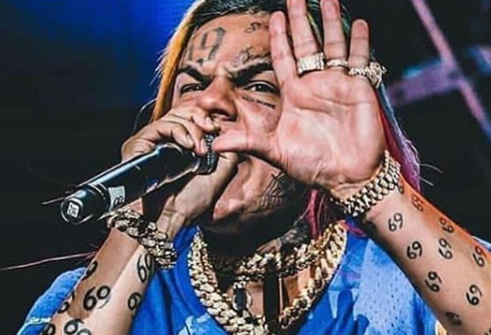 Problemi con la giustizia per Tekashi 6ix9ine: rischia l'ergastolo