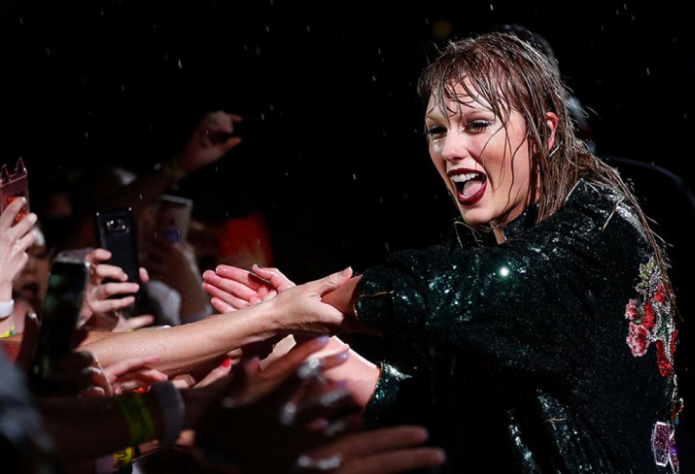 Taylor Swift in lacrime per l'ultima data del "Reputation Tour"