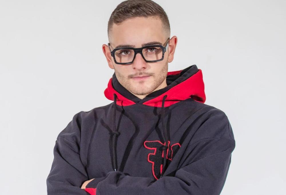 Rocco Hunt torna al dialetto con il singolo "Tutte 'e parole"