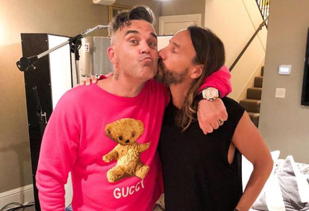 Che combinano questi due in studio di registrazione?