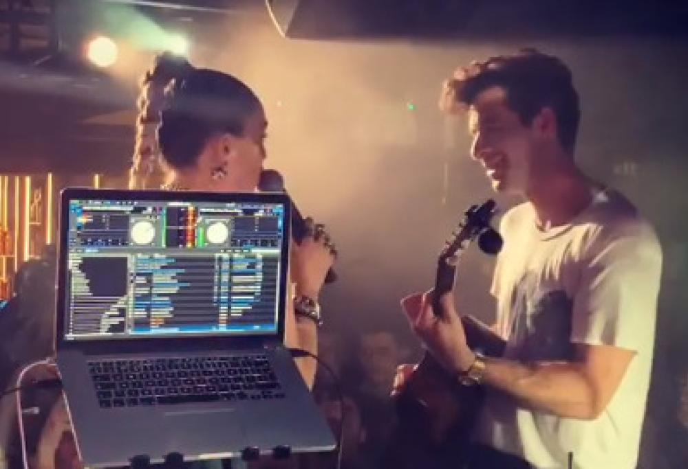 Miley Cyrus e Mark Ronson cantano a sorpresa "Nothing Breaks Like a Heart" in un club di Londra