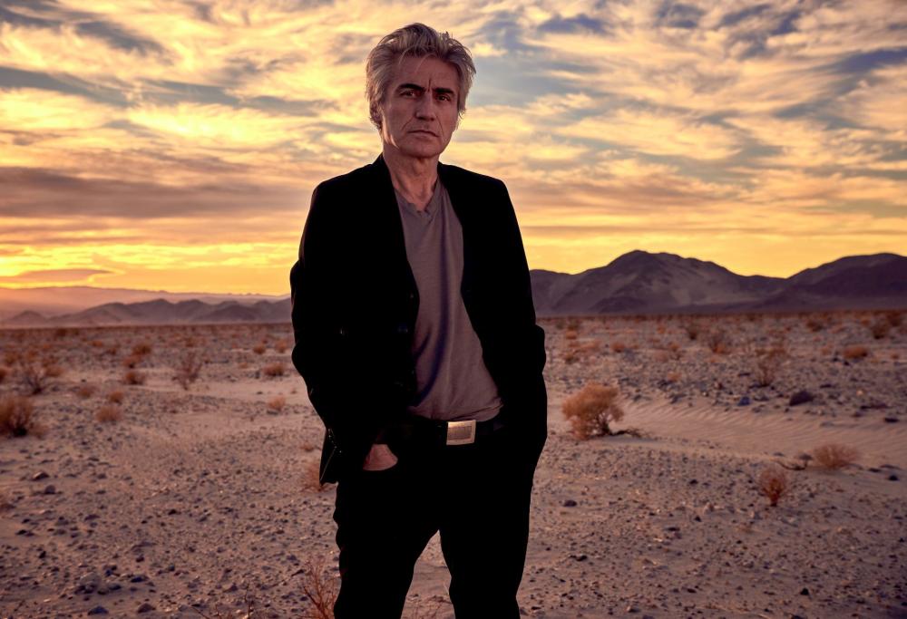Ligabue parla dell'operazione alle corde vocali: "Temevo di non poter più cantare"