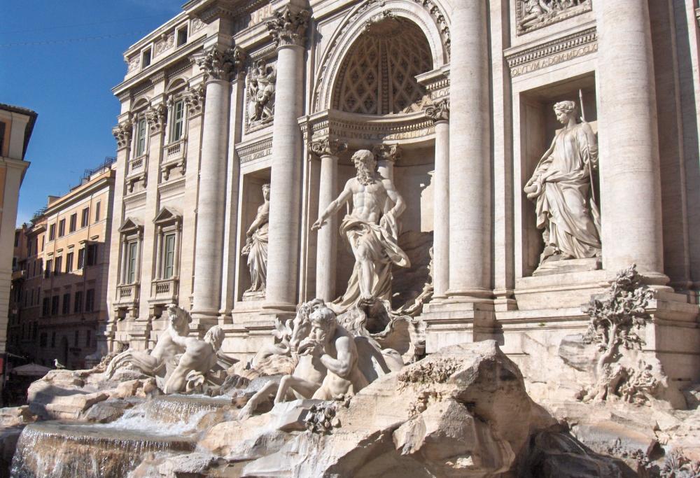 Le monetine della Fontana di Trevi non saranno più date alla Caritas: ecco a chi andranno