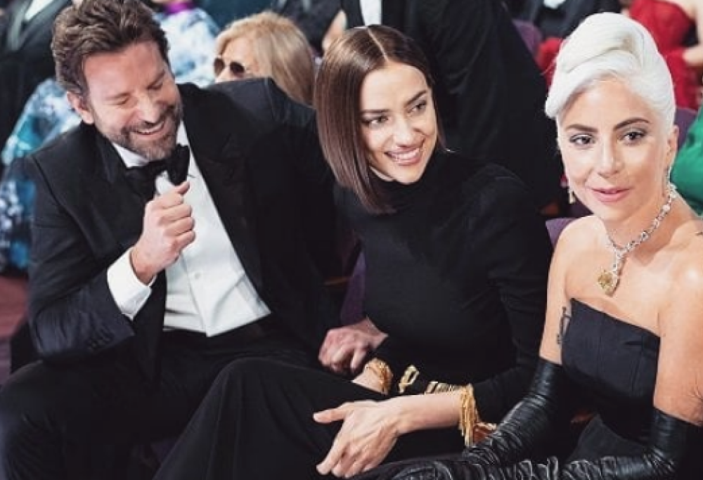 Agli Oscar, la fidanzata di Bradley Cooper si siede tra lui e Lady Gaga