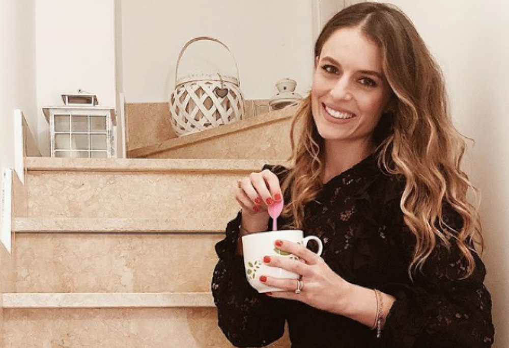 Influencer consiglia una dieta detox a una 12enne: è polemica