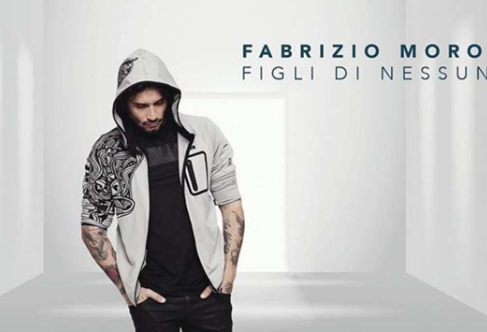 Fabrizio Moro, il nuovo album si intitola “Figli di nessuno”: ecco quando uscirà