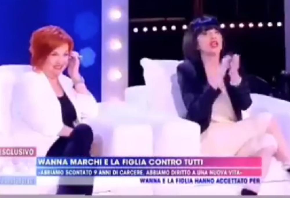 Frase choc di Wanna Marchi in TV: "Abbiamo venduto sale ai deficienti"