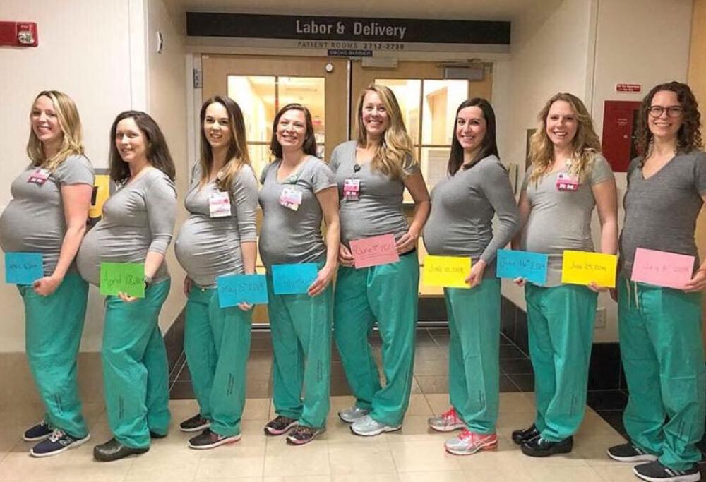 Nove infermiere incinte: la foto dell'ospedale diventa virale