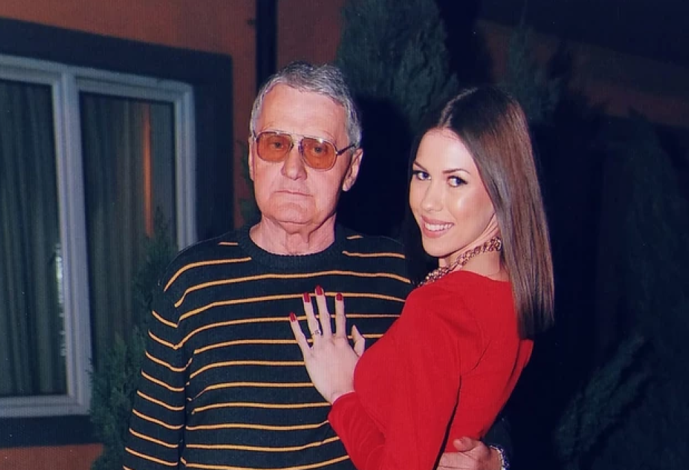 21 anni lei, 74 lui e sono i concorrenti di un reality: “Pronti a fare sesso in tv per dimostrare il nostro amore”