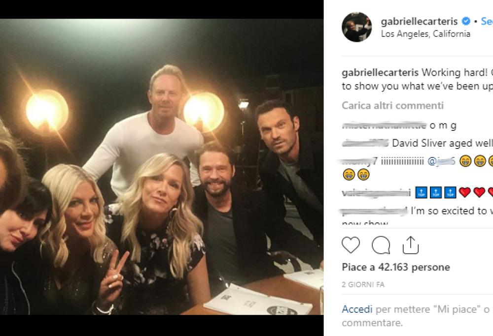 Beverly Hills 90210: la prima foto del cast del revival fa impazzire i fan