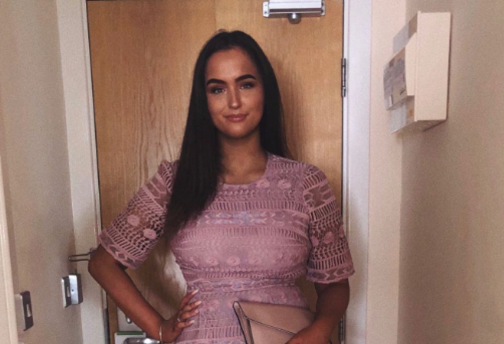 Uomo critica una donna su Tinder e ASOS interviene rispondendo in modo epico