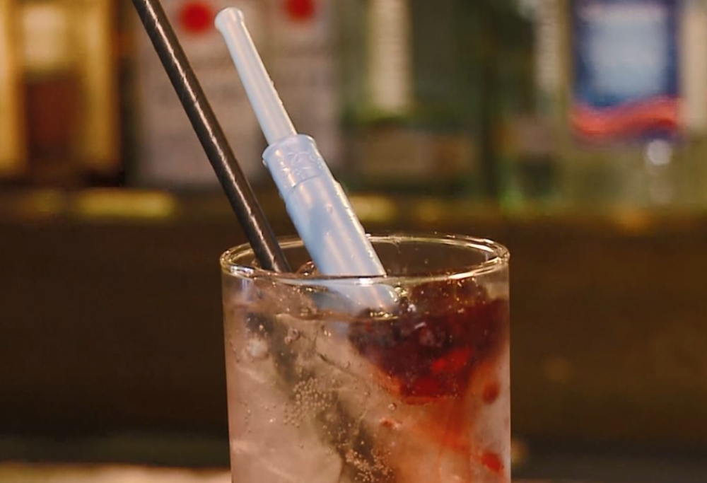 Hanno inventato il cocktail a tema mestruazioni (ma è per una buona causa)