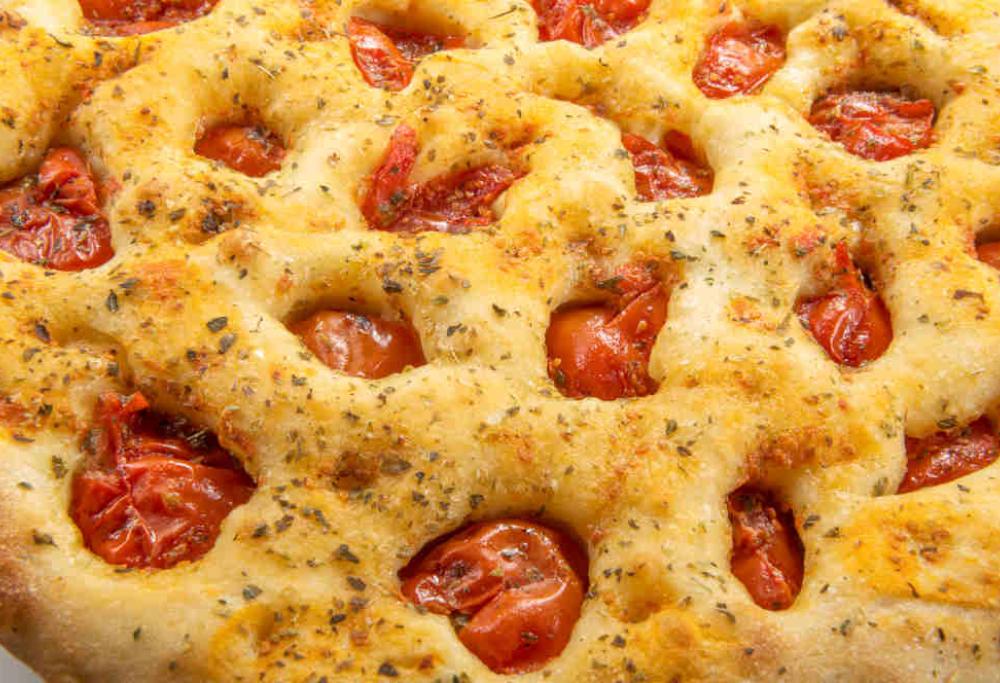 La focaccia più buona d'Italia? È quella barese!