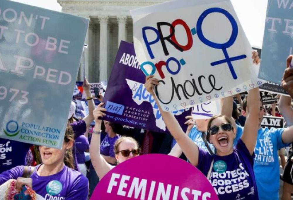 Legge che vieta l’aborto approvata anche in Louisiana: infervora la protesta