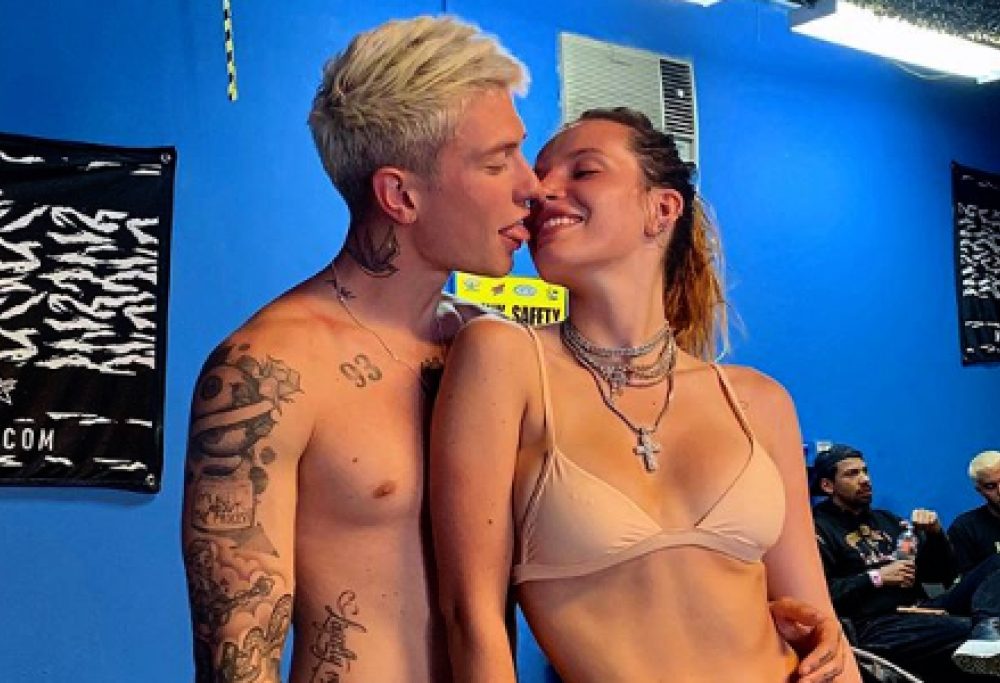 Benji e Bella Thorne: il bacio (hot) che conferma l'amore