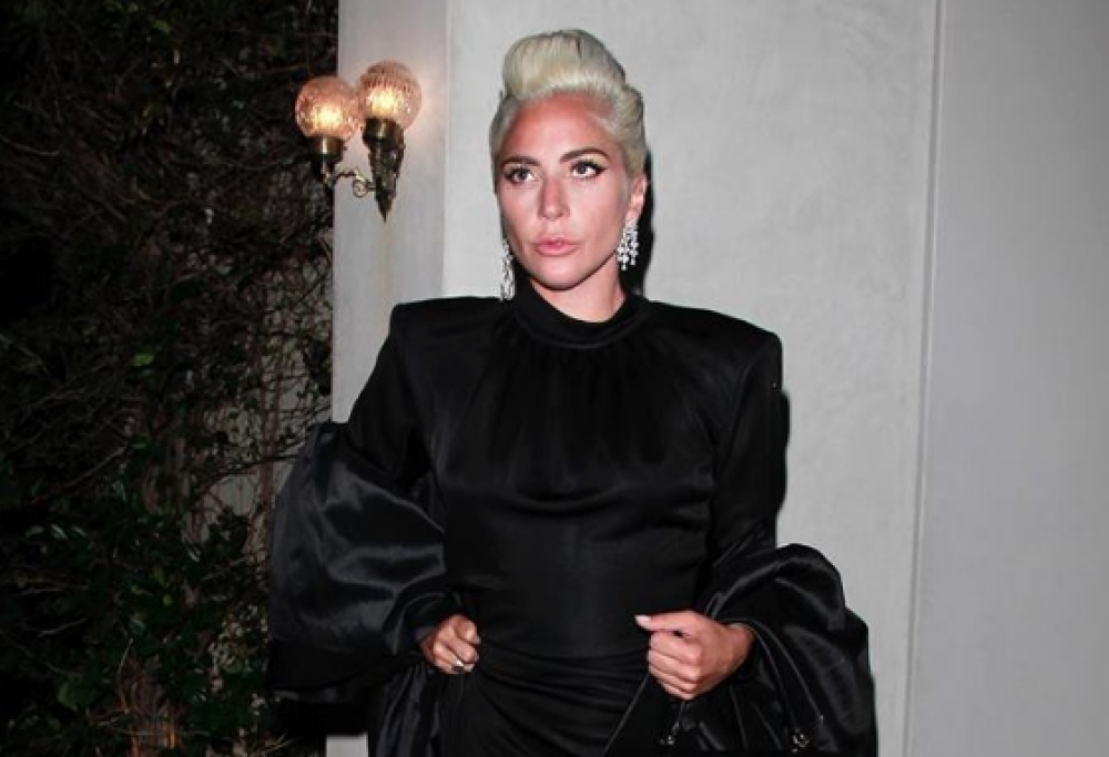 Lady Gaga, durante un concerto accenna per la prima volta alla fine della love story con Carino
