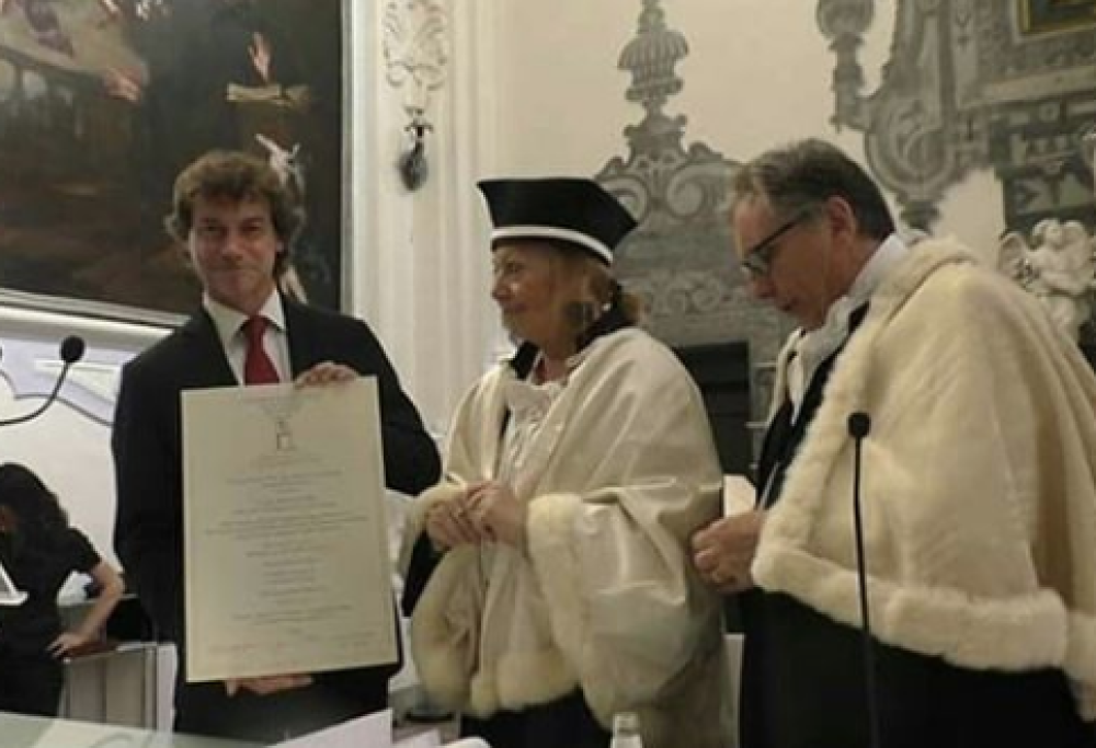 Alberto Angela ha ricevuto la laurea honoris causa in Archeologia a Napoli 