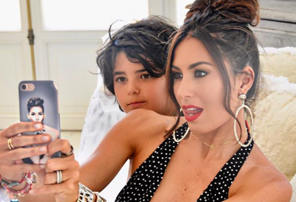 Elisabetta Gregoraci insultata per una foto con il figlio: la risposta epica