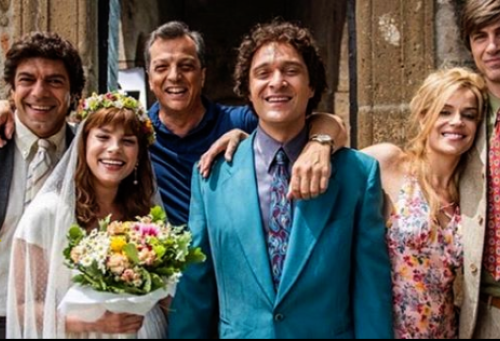 Emma Marrone in abito da sposa è una meraviglia: la foto