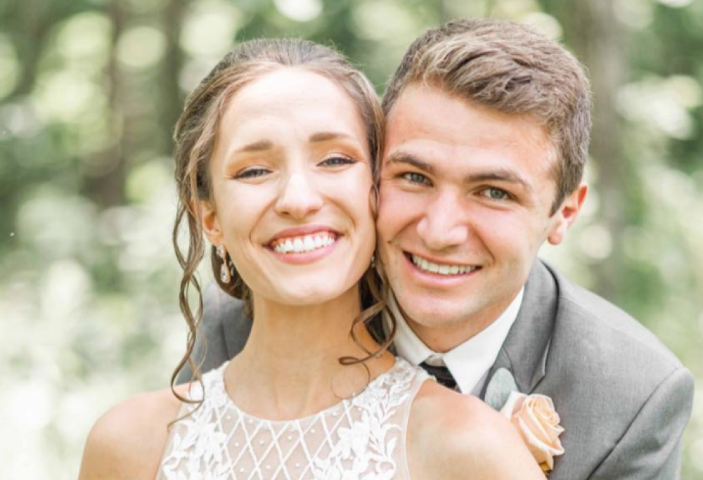 Precipita in un vulcano e viene salvato dalla sua sposa