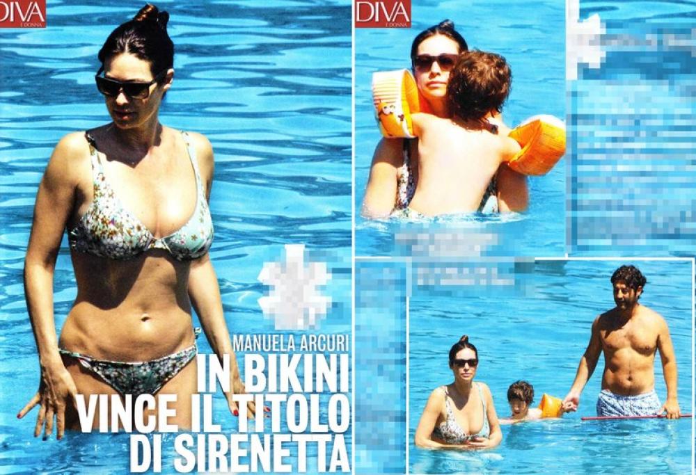 Manuela Arcuri bomba sexy... ecco il bikini che fa impazzire tutti