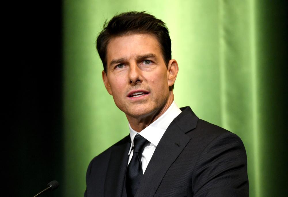 Tom Cruise va su tutte le furie: la troupe non rispetta la distanza sul set di "Mission: Impossible"