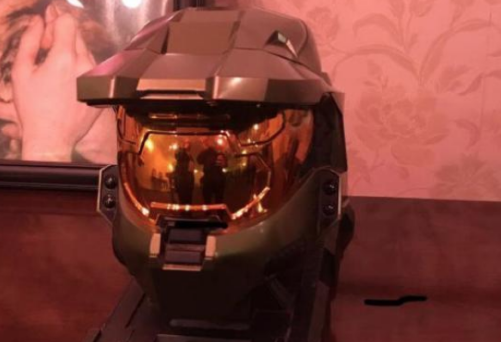 Genitori conservano nel casco di Halo le ceneri del figlio 