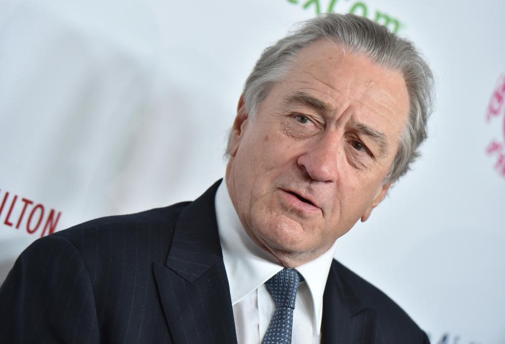 Robert De Niro fa causa a una dipendente: guardava Netflix a lavoro e spendeva i soldi dell’azienda