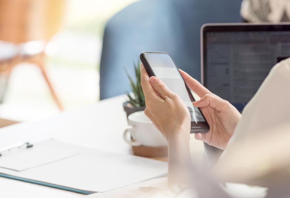 Nelle pause no allo smartphone, ci distrae e il cervello non si ricarica