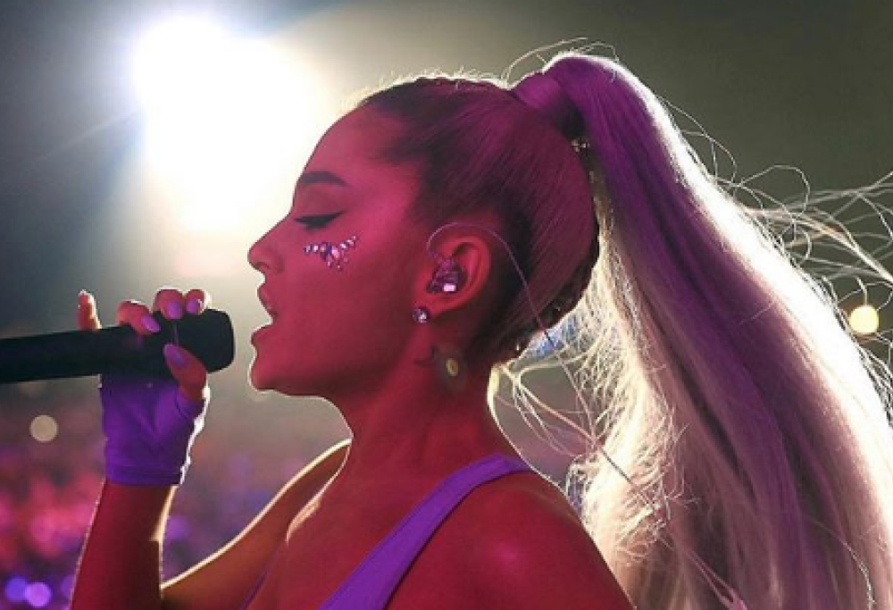 Ariana Grande emoziona a Manchester con il suo discorso per il Pride