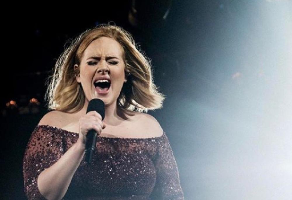 Adele ha chiesto formalmente il divorzio da Simon Konecki
