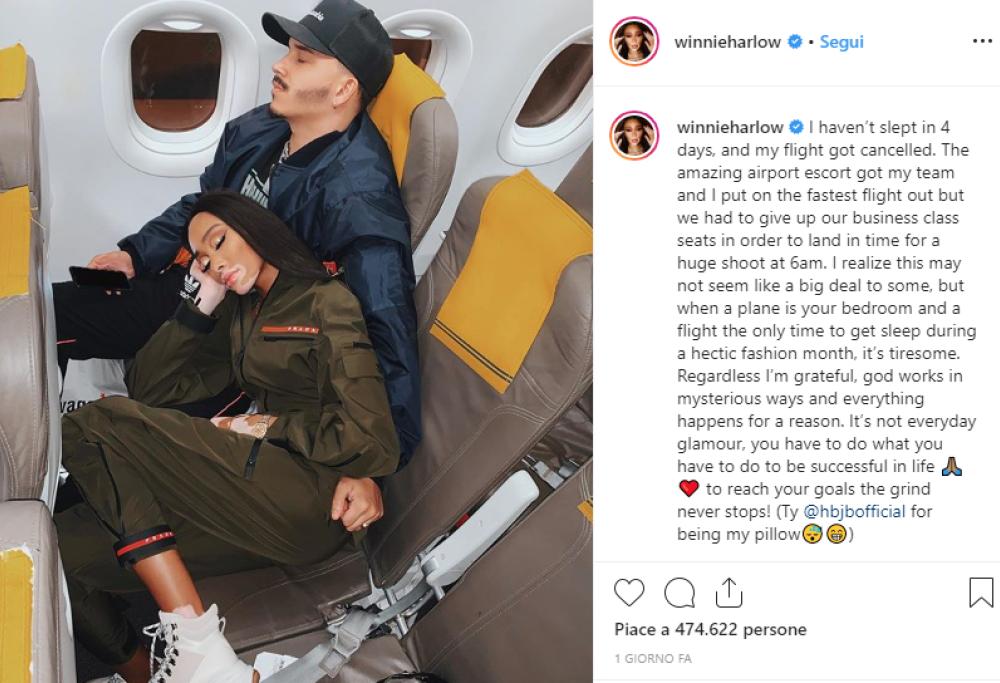 Winnie Harlow si lamenta per un volo in economy e scatena la polemica