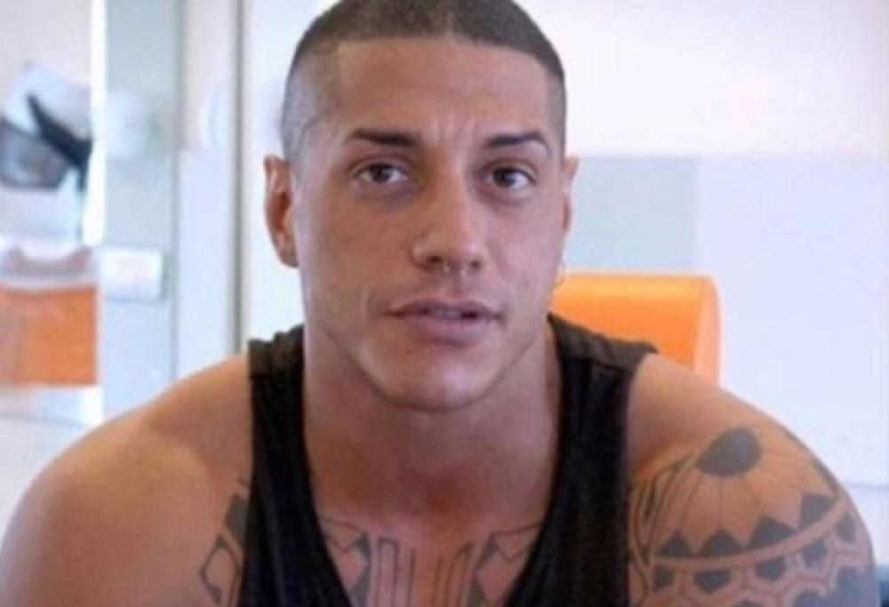 Francesco Chiofalo bullizza una donna: "Sei grassa, ti puzza l'alito"
